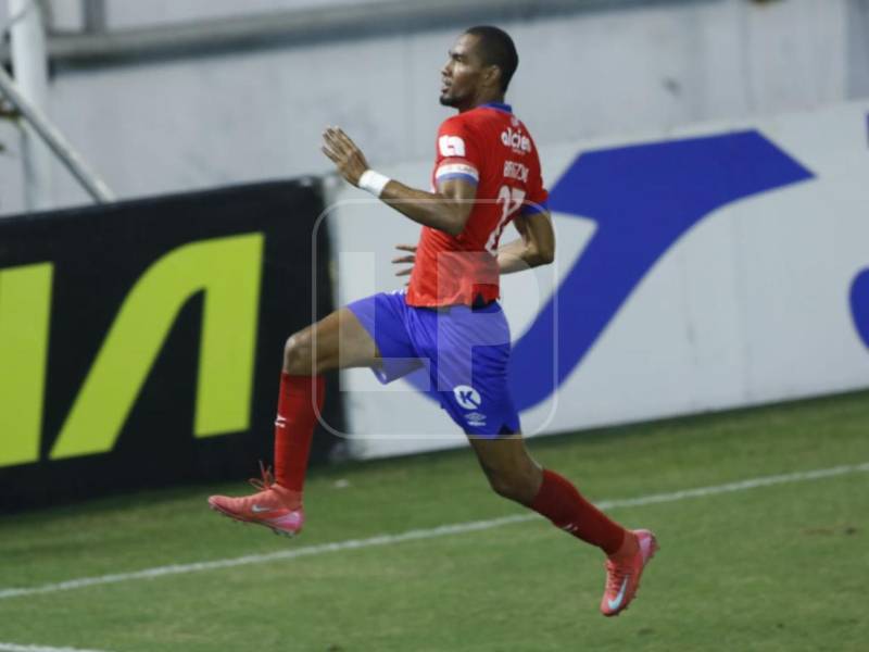 Jerry Bengtson había marcado el 1-1 en el segundo tiempo, pero la acción fue anulada.