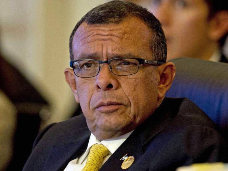 Fotografía de archivo del expresidente de Honduras 2010-2014, Porfirio Lobo Sosa.