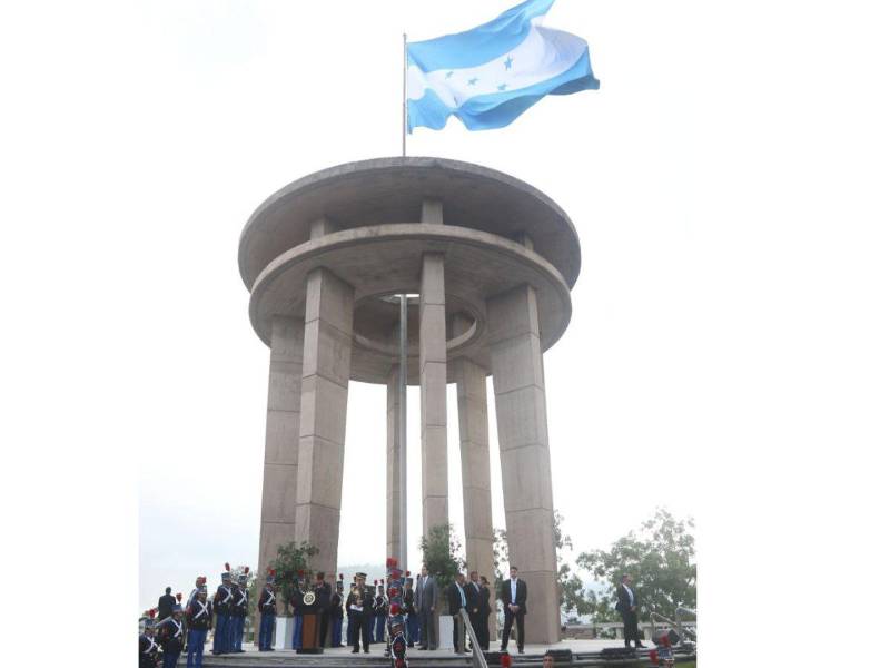 La presidenta de Honduras, Xiomara Castro, evocó este viernes la memoria del prócer Francisco Morazán en el inicio de las fiestas conmemorativas al 202 aniversario de la independencia de su país de la Corona española, el 15 de septiembre de 1821.