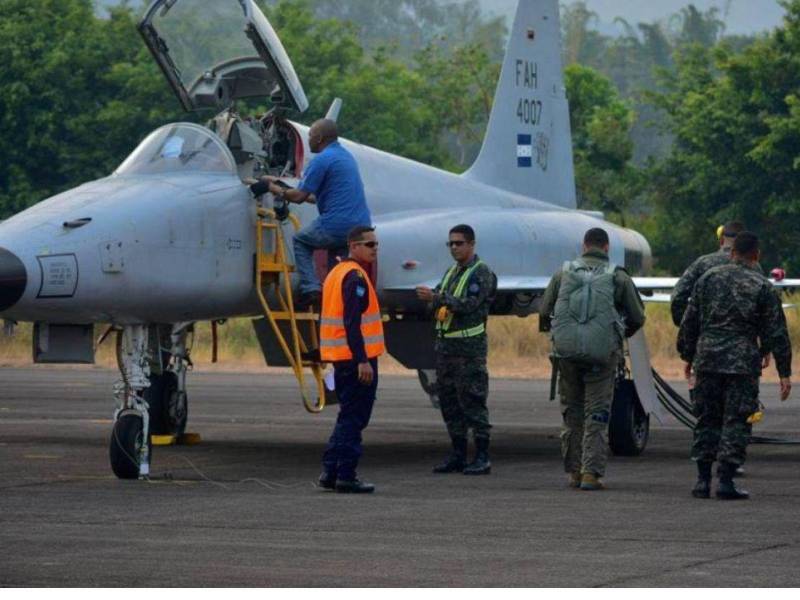 Estados Unidos ayudará a potenciar la Fuerza Aérea Hondureña.