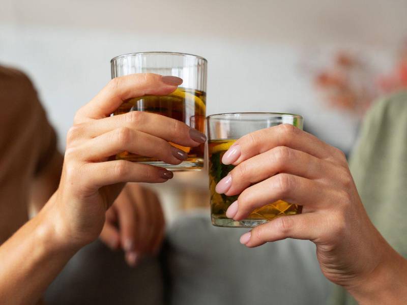 Consumir alcohol en exceso pasa factura al cuerpo tarde o temprano.