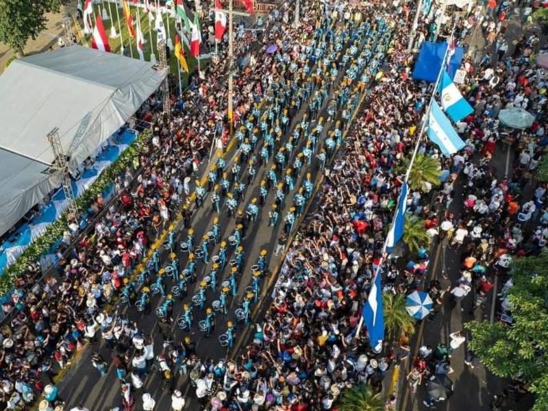 Rafael Rodríguez, director departamental de educación de cortés, puntualizó que la decisión responde al interés de rescatar la ruta tradicional que por años caracterizó esta celebración cívica en el centro de la ciudad de San Pedro Sula.
