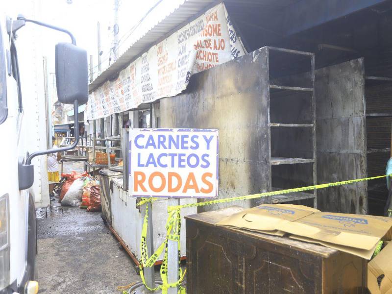 Entre los negocios afectados se encuentran carnicerías, joyerías, tiendas de ropa y otros comercios.