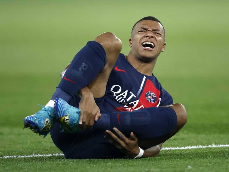 Kylian Mbappé se lesionó en el Clásico francés contra el Marsella.
