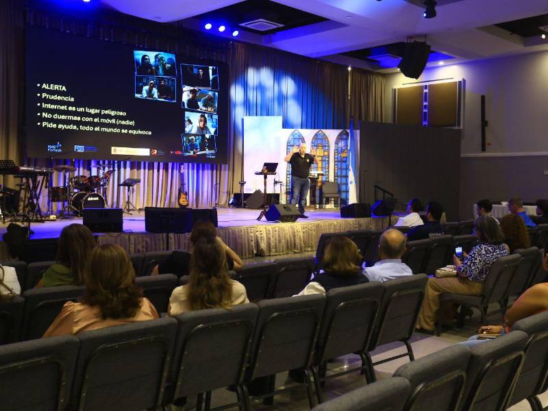 La conferencia “estamos solos: La realidad de la ciberseguridad en Honduras” se realizó en la ciudad de San Pedro Sula.