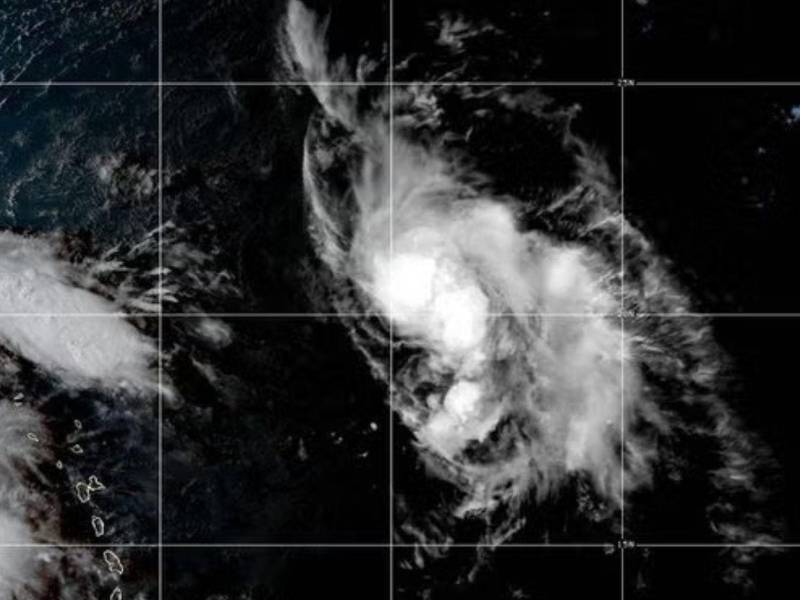 La tormenta tropical Humberto se fortalecerá en los próximos días, según proyecciones.