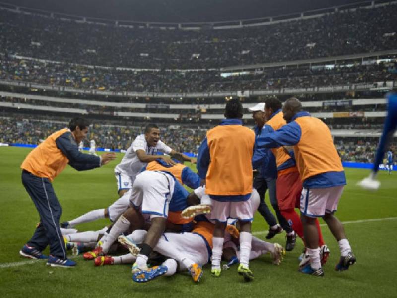 Honduras logró su primer triunfo ante México en septiembre del 2013 y que al “Chepo” de la Torre le costó su puesto en el cargo técnico.