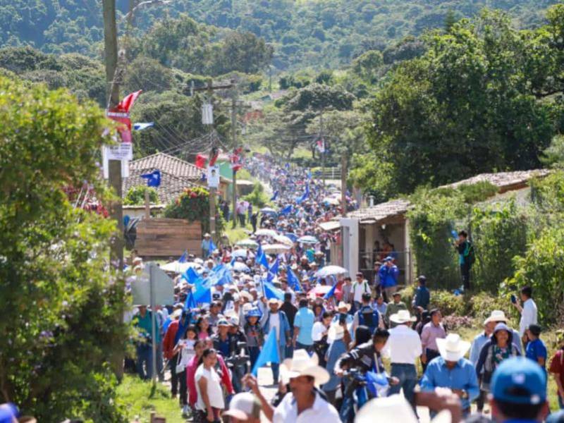 Nasry Asfura inició una gira por Lempira para fortalecer la estructura del Partido Nacional y escuchar a las comunidades locales.