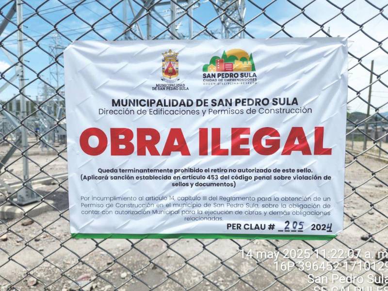 Este rótulo en la estación Calpules molestió a funcionarios de la Enee, quienes atacaron a la alcaldía local y al alcalde Roberto Contreras.