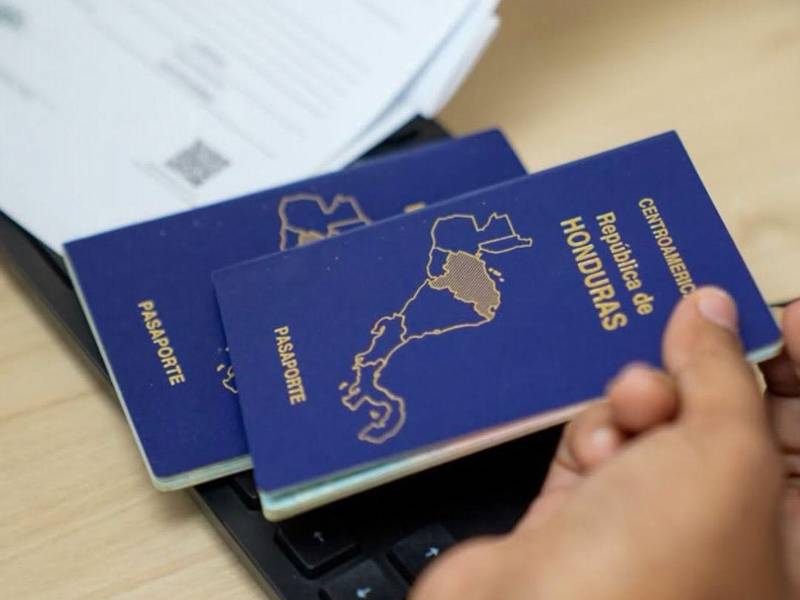 Migración mantiene habilitado su <b>Call Center 2232-7800</b> para consultas sobre trámites o pasaportes. Las familias que viajan con menores deben revisar con anticipación pasaportes y autorizaciones de salida para evitar retrasos o inconvenientes al momento de cruzar la frontera.