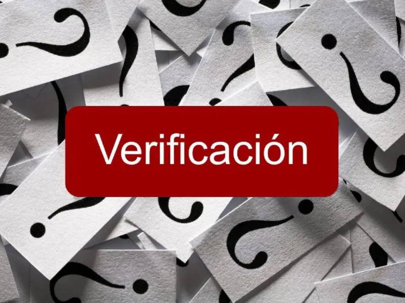 Ilustración sobre deepfakes muestra a Nicolás Maduro dividido entre realidad y simulación, evidenciando riesgos de creer imágenes virales sin verificación.