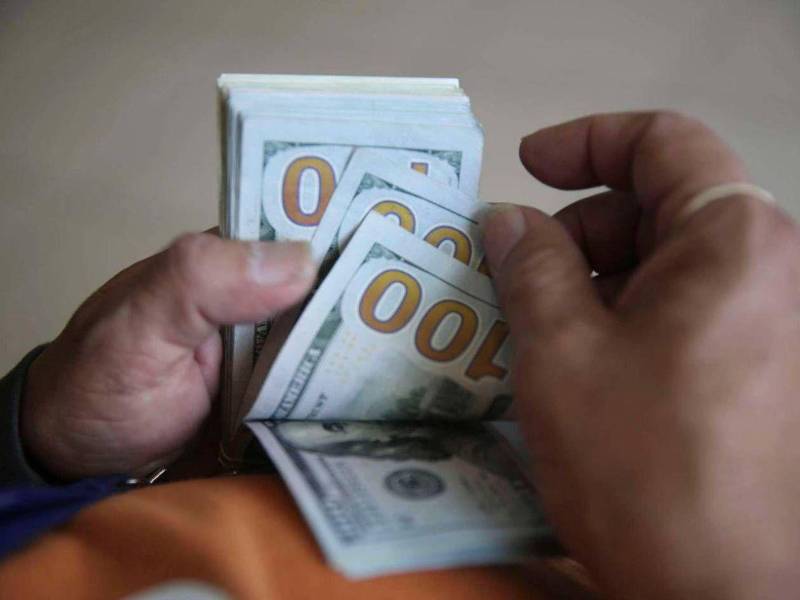 El cierre de julio indica una devaluación de 8.66 centavos.