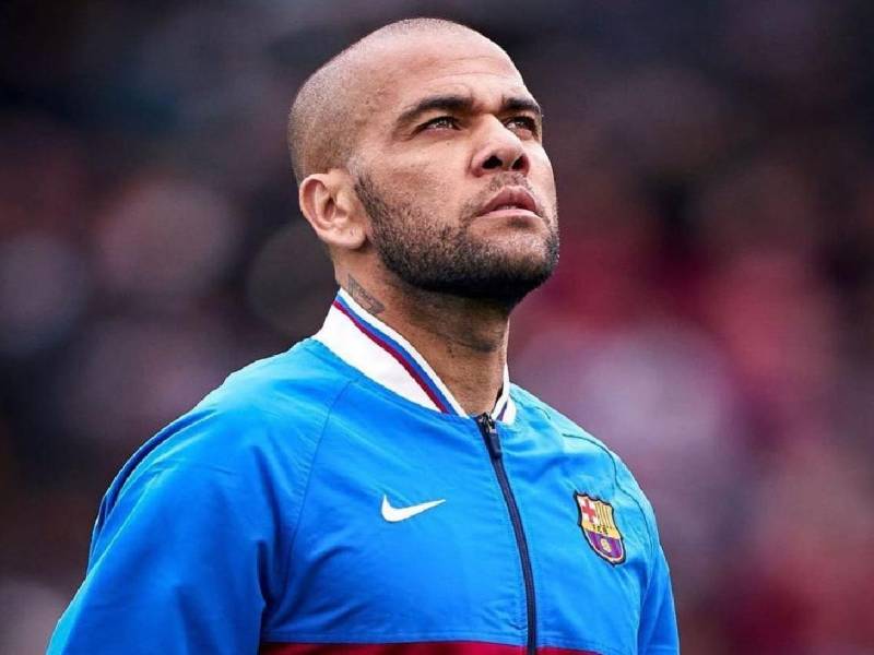 Nuevos detalles. El caso de Dani Alves vuelve a resonar y ahora el exfutbolista del Barcelona cambió otra vez su versión tras ser acusado de presunta agresión sexual en una discoteca el pasado diciembre del 2022.