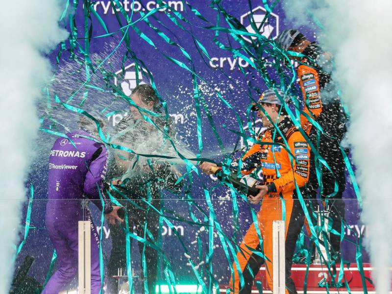 Antonelli gana el GP de Miami y rompe récords de la F1