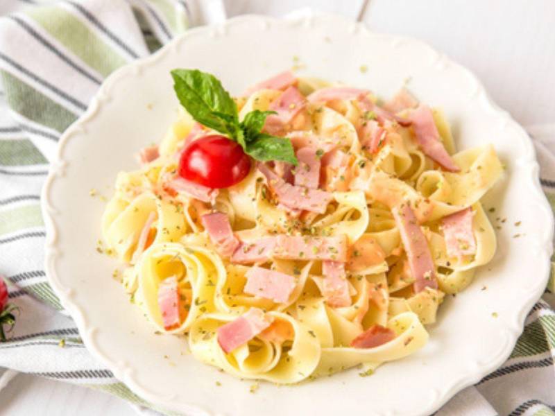 Fetuccini a la carbonara
