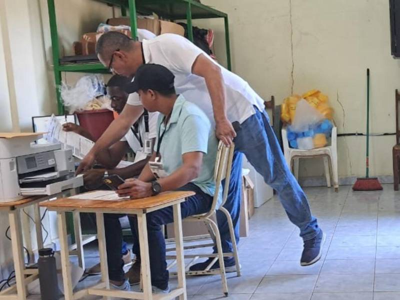 Escuela Juan Lindo de la aldea Perú en La Ceiba, Atlántida.