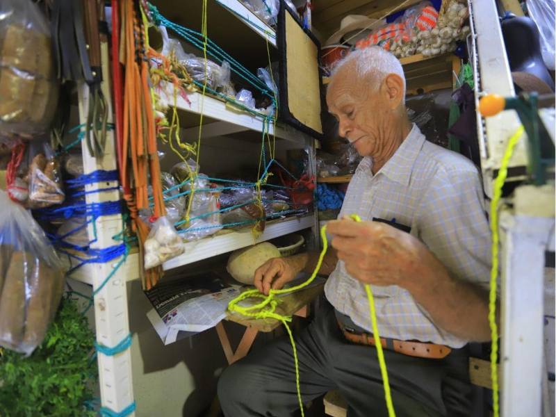 El 70% de las mipymes que operan en Honduras están en la informalidad, argumentan la tramitología, cargas tributarias y falta de incentivos fiscales.