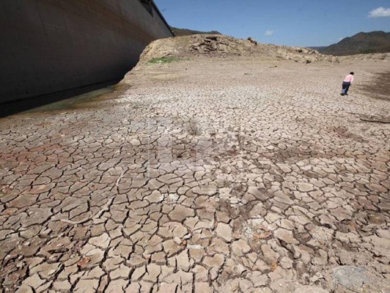 Las autoridades mantienen su operación para abastecer de agua potable al Distrito Central.