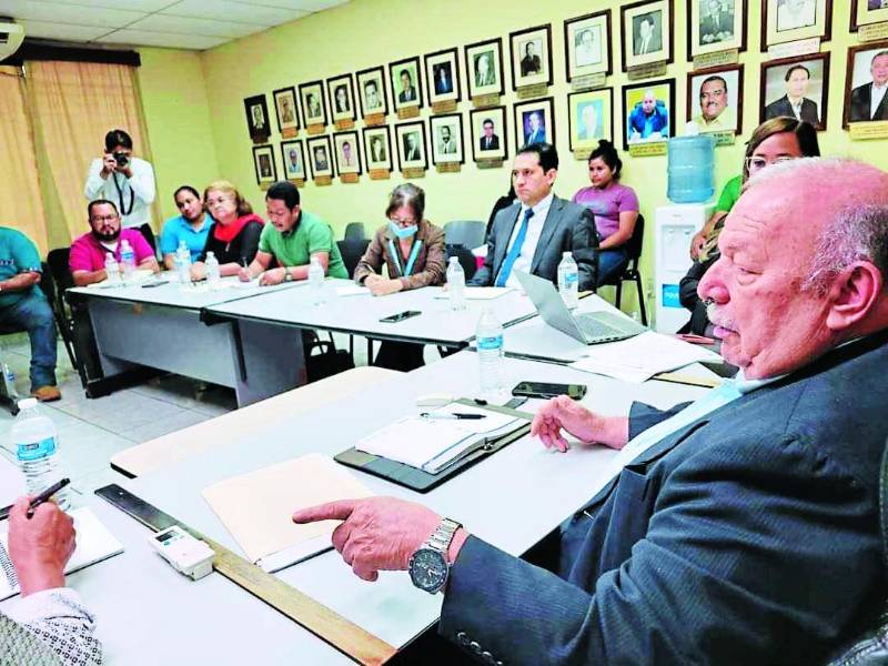 <b>En la reunión entre el INA y campesinos se acordaron realizar nuevas acciones.</b>