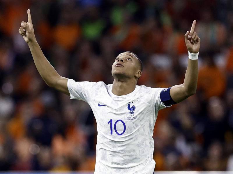 Kylian Mbappé se despachó con dos tremendos golazos para darle la victoria ante Países Bajos y la clasificación a Francia a la Eurocopa 2024.
