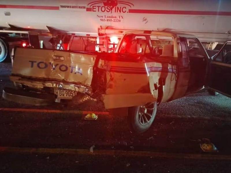 El pick-up involucrado en el accidente mortal de la carretera CA-5 fue decomisado por las autoridades, luego de que su conductor presuntamente se incorporara a la vía y colisionara con un camión.