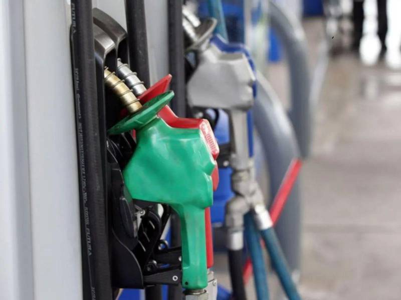 Seis verificaciones revelan un patrón: políticos de distintos sectores manipulan datos sobre combustibles para sostener sus narrativas.