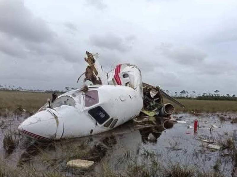 Así fue encontrado el jet ejecutivo que transportaba droga en Gracias a Dios, región oriental de Honduras.