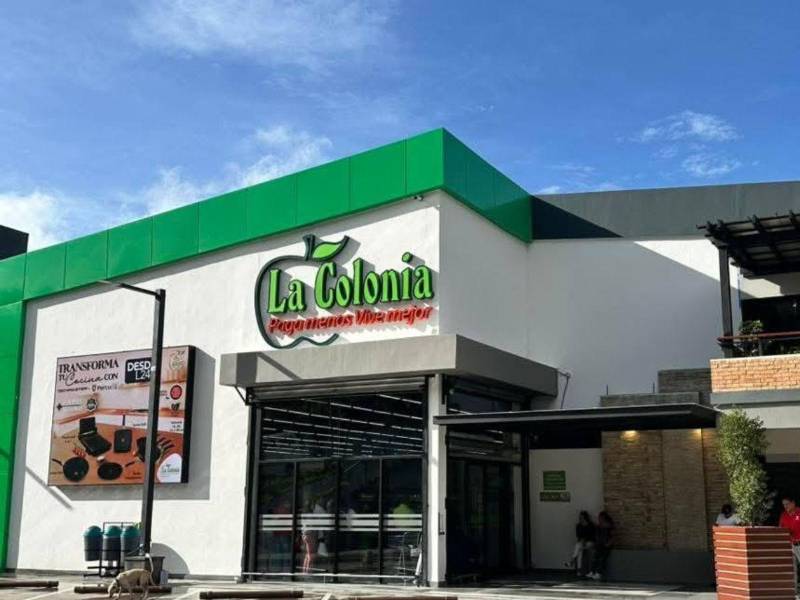 Supermercados La Colonia inaugura nueva tienda en El Chimbo, carretera a Santa Lucía