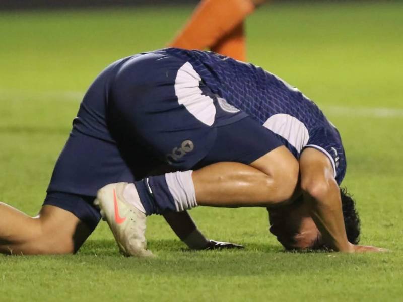 Motagua sufrió una penosa derrota como local y quedó a un paso de quedarse sin poder clasificar a la final.