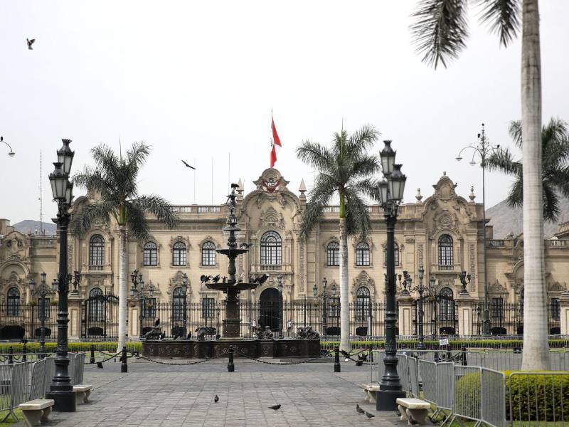 Desconfianza sobre la idoneidad del congresista que sea ahora elegido para ocupar la jefatura de Estado hasta culminar el actual proceso electoral.