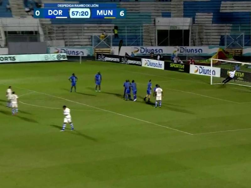 Amado Guevara se luce con golazo de tiro libre en despedida de ‘Rambo’