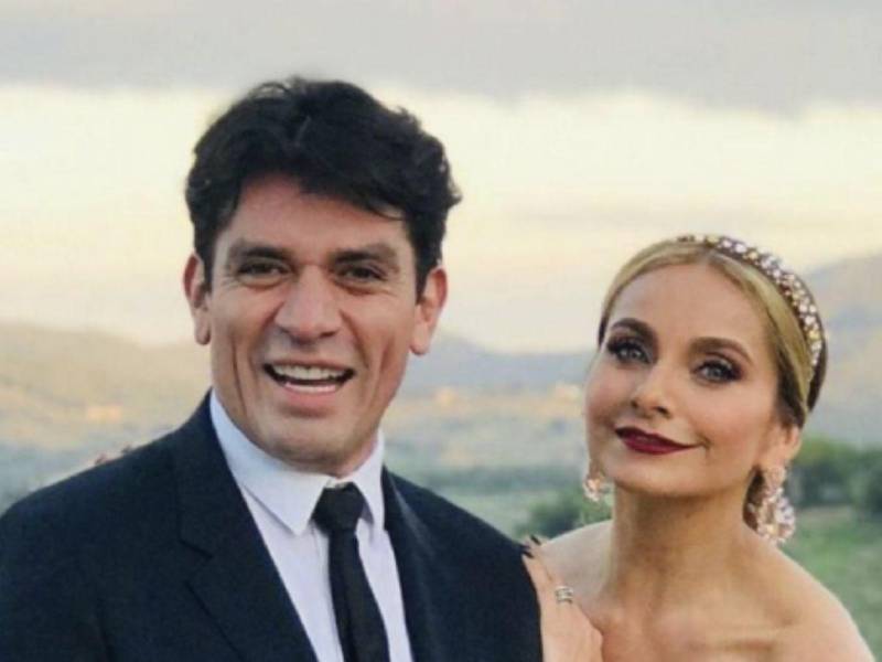 El actor Jorge Salinas y su esposa Elizabeth Álvarez.