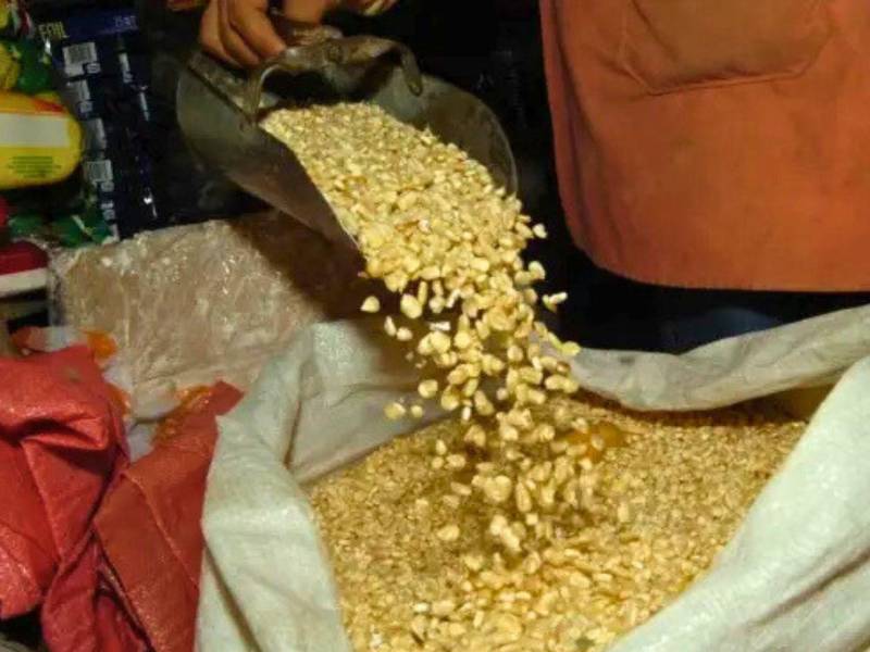 La libra de<b> </b>maíz redujo su precio en dos lempiras y actualmente se cotiza a ocho lempiras.