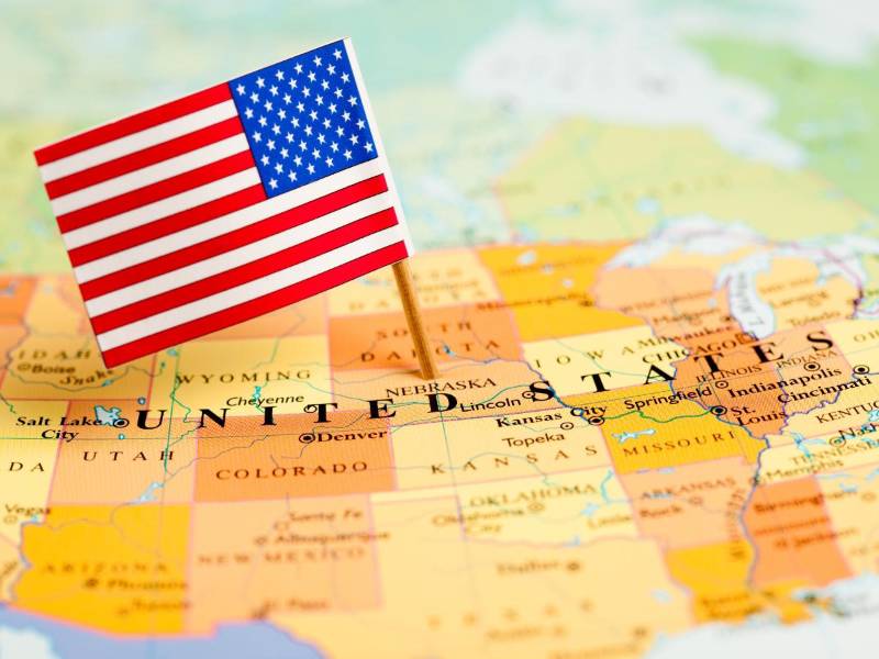 Desde 2009, el salario mínimo federal en Estados Unidos se ha mantenido en $7.25 dólares por hora. Sin embargo, varios estados han implementado incrementos locales para adecuarse al creciente costo de vida y garantizar condiciones más equitativas para sus trabajadores.