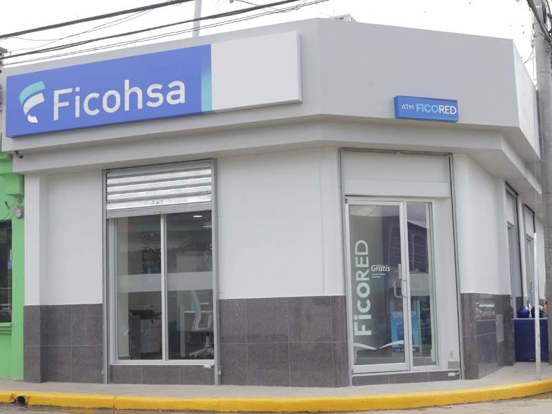 La nueva agencia de Ficohsa está ubicada en barrio El Jazmín, calle El Calvario, donde ofrecerán a los clientes una atención personalizada y servicios financieros innovadores.