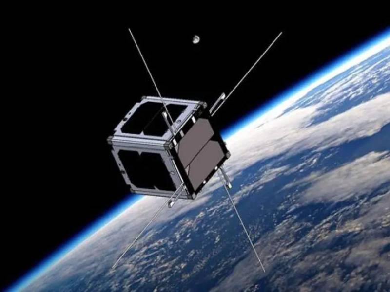 El satélite Morazán fue seleccionado como ganador de la quinta ronda de una competencia de la Oficina de Naciones Unidas para Asuntos del Espacio Exterior, conocido como programa KiboCUBE. Miden aproximadamente 10 × 10 × 10 cm por unidad (1U) y pesan cerca de 1 kg.