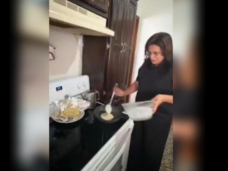 Esto es lo que hace Rixi Moncada un domingo en casa