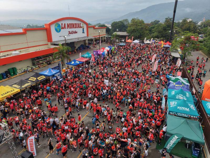 Miles de hondureños se unieron este domingo 23 de agosto en una jornada deportiva donde cada paso sumó esperanza para los más vulnerables del país.