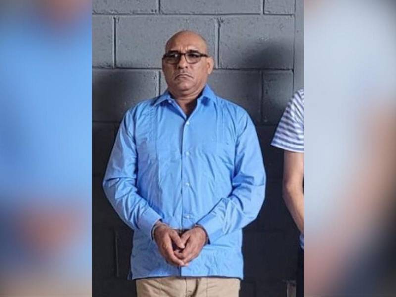 Rodimiro Arita, capturado por policías militares y bajo resguardo en Tegucigalpa.