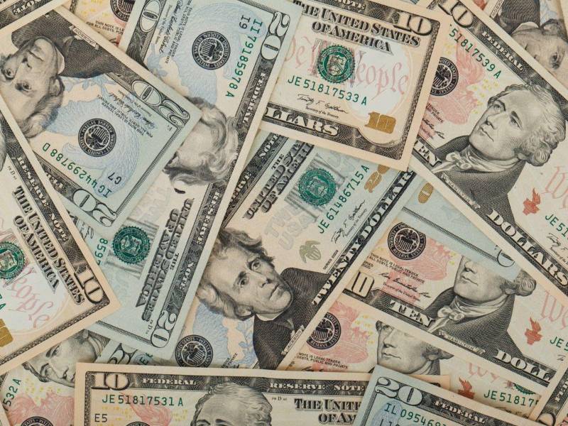 La subasta diaria de divisas, establecida por el BCH, busca equilibrar la oferta y la demanda de moneda extranjera en el país.