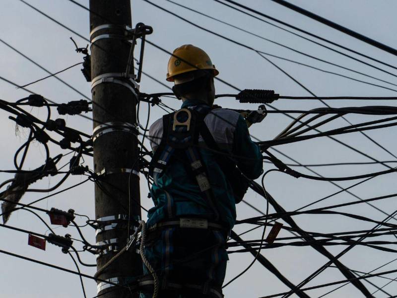 La Empresa Nacional de Energía Eléctrica (Enee) programó cortes de energía para este martes 25 de agosto en diferentes sectores de San Pedro Sula, como parte de trabajos de mantenimiento en la red eléctrica.