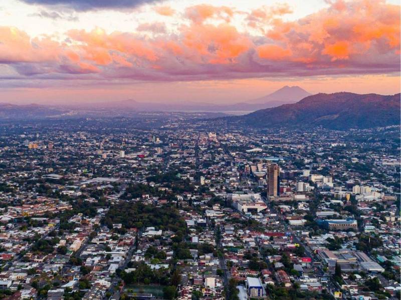 Panorámica de San Salvador, capital de El Salvador.