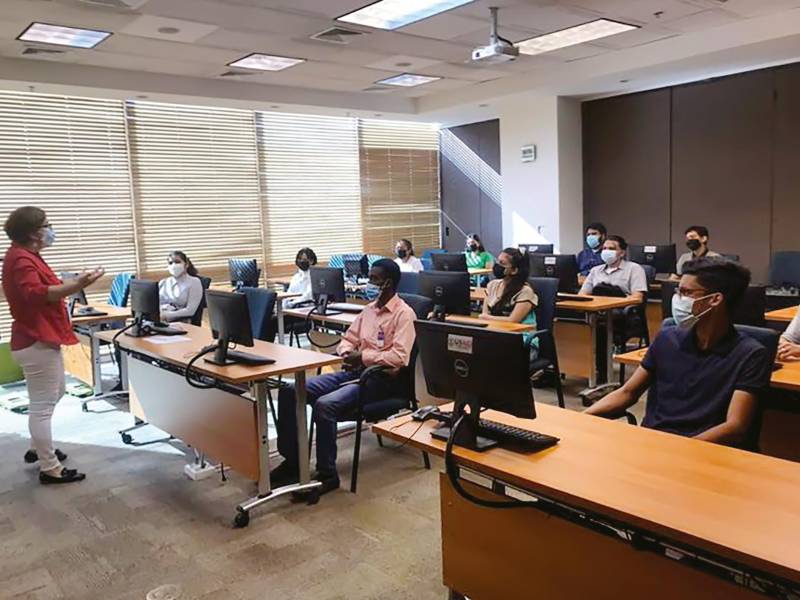 <b><span class=mln_uppercase_mln>formación.</span></b> El curso de capacitación tiene duración de un año, con cuatro horas de clases por día.<span class=mln_uppercase_mln> </span>