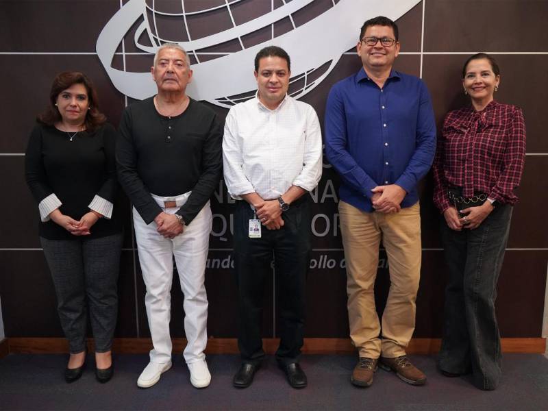 La primera junta directiva de Cosecha quedó integrada así: como presidente, Edward Bardales; vicepresidente, Marlon Escoto; secretario, Arnoldo Solís; vocal 1, Silvia Matute y vocal 2, Martha Benavides.