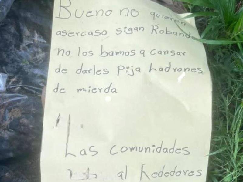 Mensaje dejado sobre el cuerpo de la víctima.