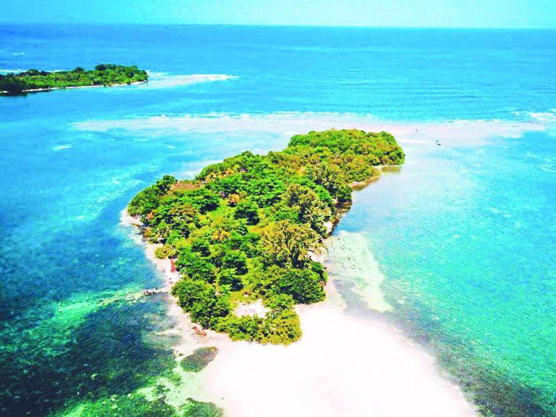 <b>Los cayos Zapotillos están situados en el golfo de Honduras.</b>
