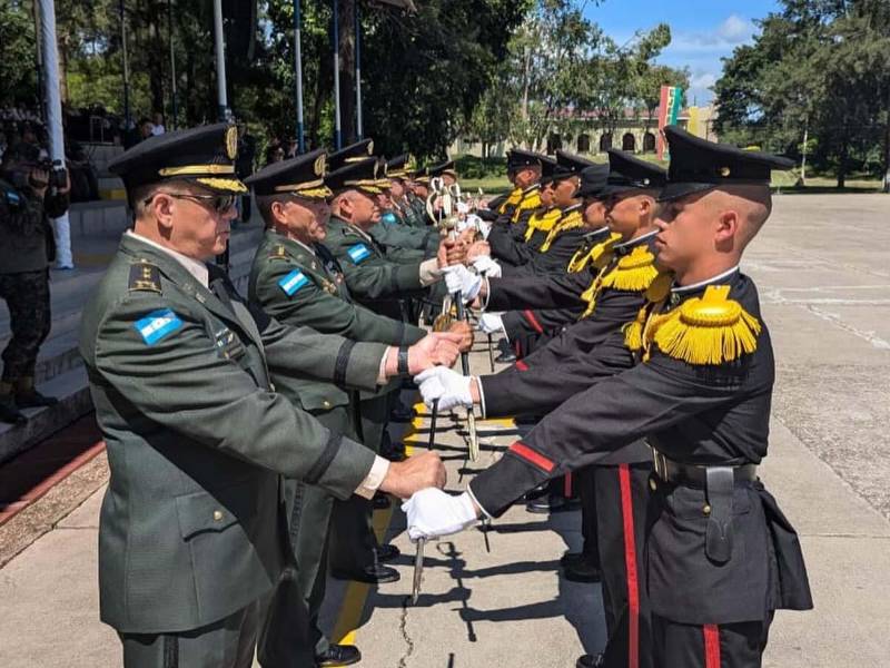 Comisión de Defensa del Congreso Nacional durante la sesión en la que se discutieron y bloquearon los ascensos de oficiales de las Fuerzas Armadas de Honduras.
