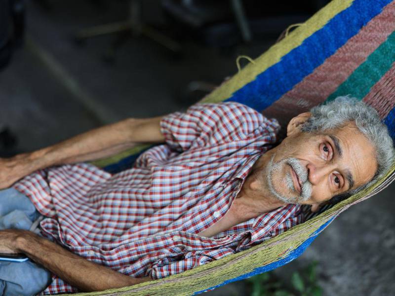 El hondureño Daniel Hernández conversa con el equipo de Diario LA PRENSA.