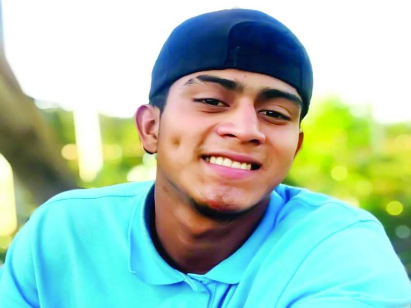 Jonathan Ricardo Castro Almendarez.