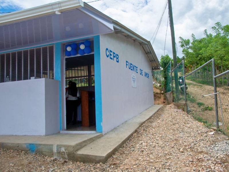 El centro educativo está ubicado en la comunidad de Conquire, San Fernando, siendo parte del programa Educando nuestro Futuro de Fundación Ficohsa.